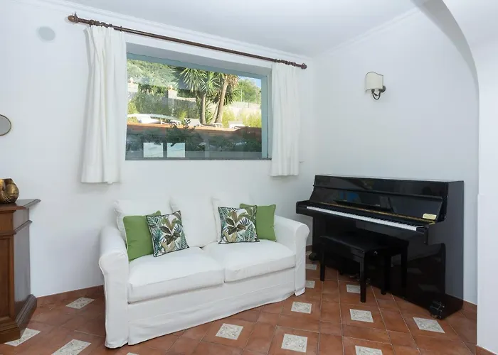 Aurora Pool & Fitness Villa *