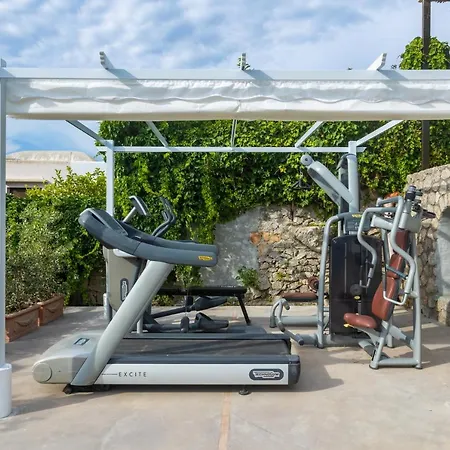 Willa Aurora Pool & Fitness