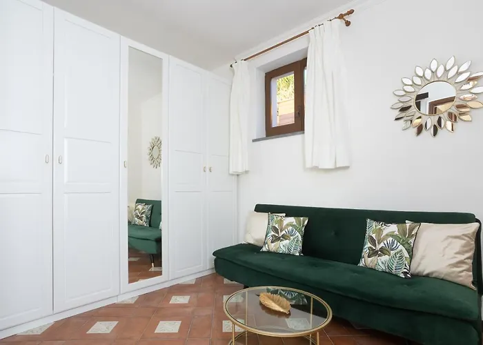 Aurora Pool & Fitness Villa *