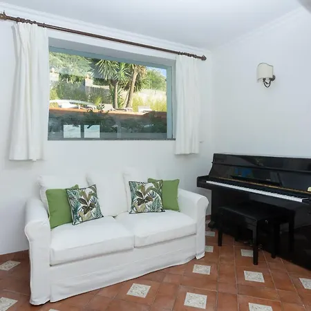 Aurora Pool & Fitness 别墅 *