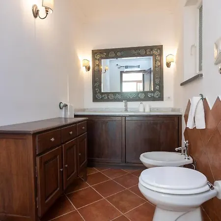 Aurora Pool & Fitness 别墅 *